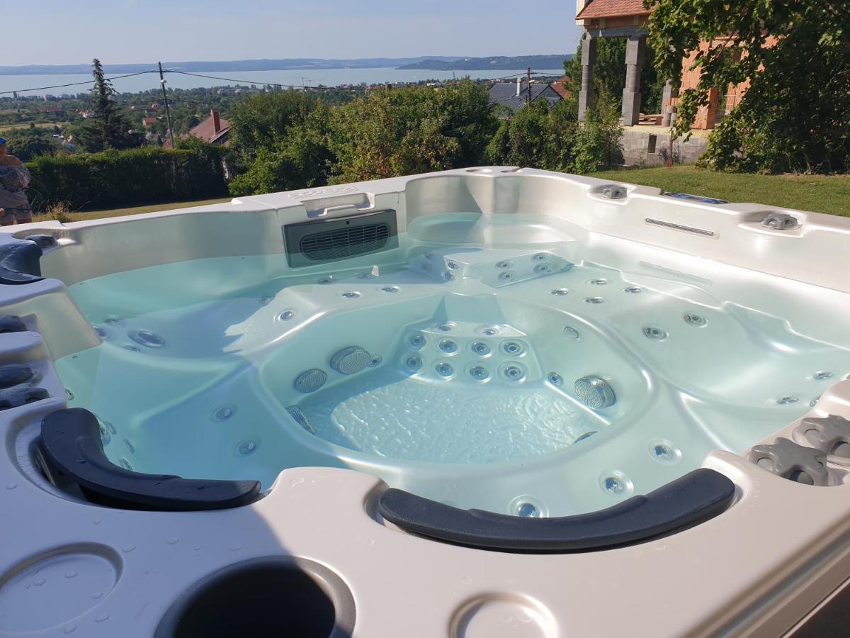 Lakeview Apartments Balatonfuered エクステリア 写真