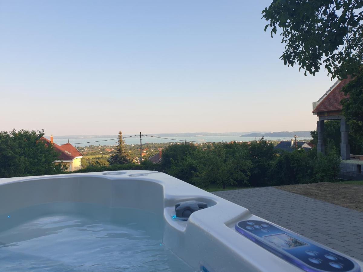 Lakeview Apartments Balatonfuered エクステリア 写真