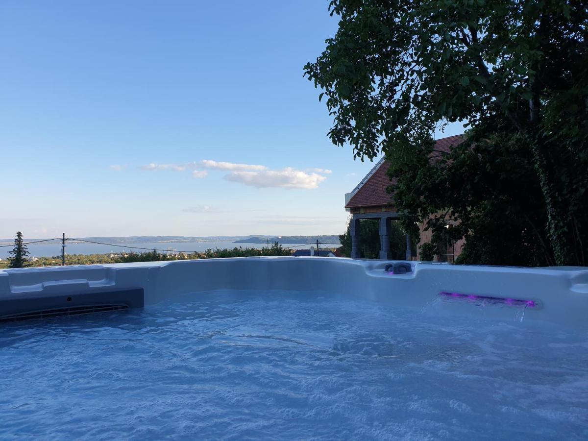 Lakeview Apartments Balatonfuered エクステリア 写真