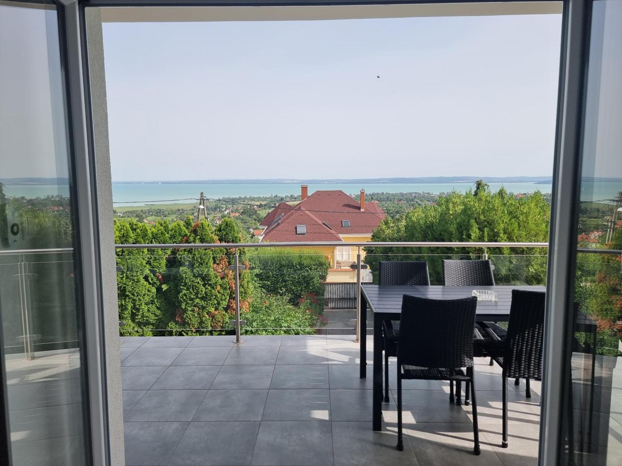 Lakeview Apartments Balatonfuered エクステリア 写真